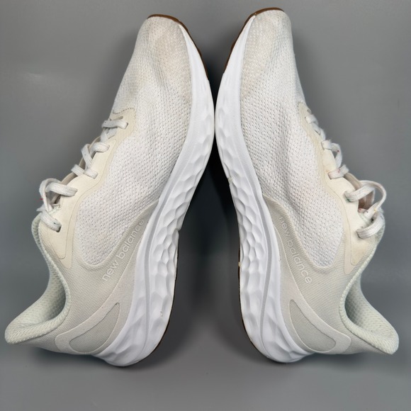 New Balance Fresh Foam Arishi V4 Womens 9.5 9 1/2 B Running Shoes White Orange - Picture 9 of 16